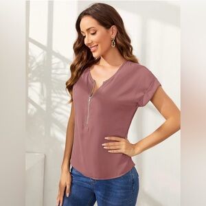 Set of 2 flower and feather women’s size small rolled‎ short sleeve blouse